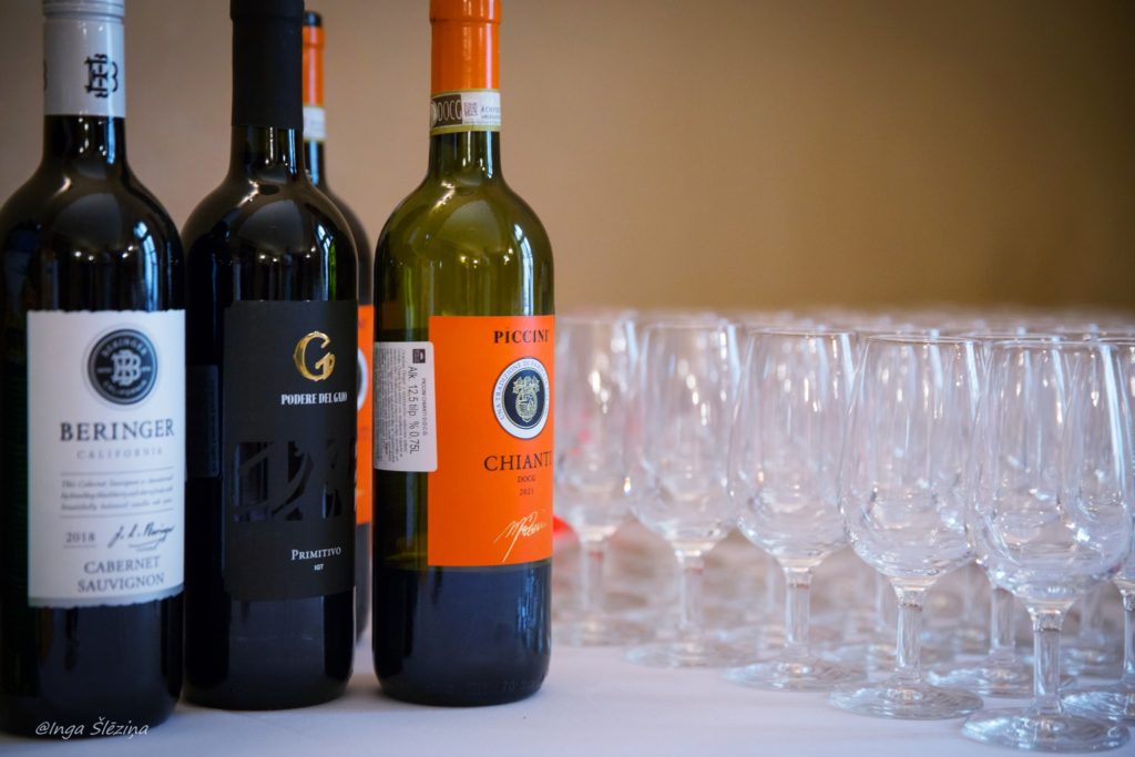 6. Vins